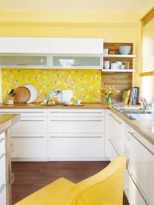 台所のための黄色の壁紙 台所で黄色の壁紙の使用